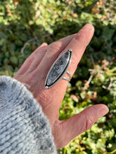 Load image into Gallery viewer, Silver Marcasite Plumes Ring (Size 9)
